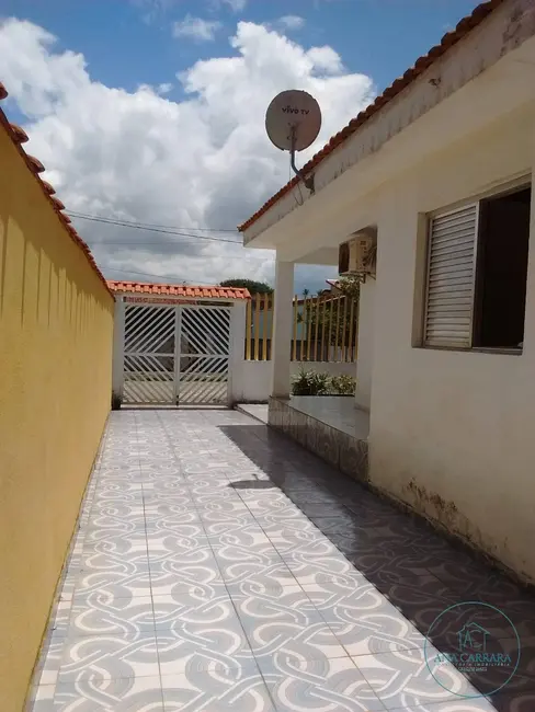 Foto 1 de Casa com 3 quartos à venda em Itanhaem - SP