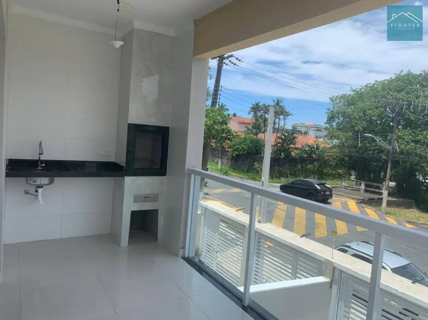 Foto 1 de Casa com 2 quartos à venda, 96m2 em Peruibe - SP