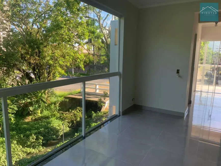 Foto 2 de Casa com 2 quartos à venda, 96m2 em Peruibe - SP