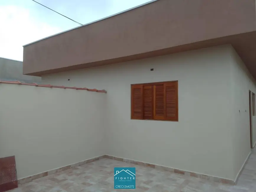 Foto 1 de Casa com 2 quartos à venda, 58m2 em Itanhaem - SP