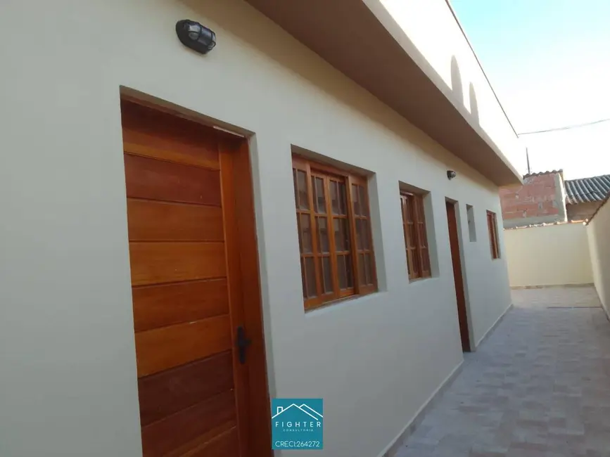 Foto 2 de Casa com 2 quartos à venda, 58m2 em Itanhaem - SP