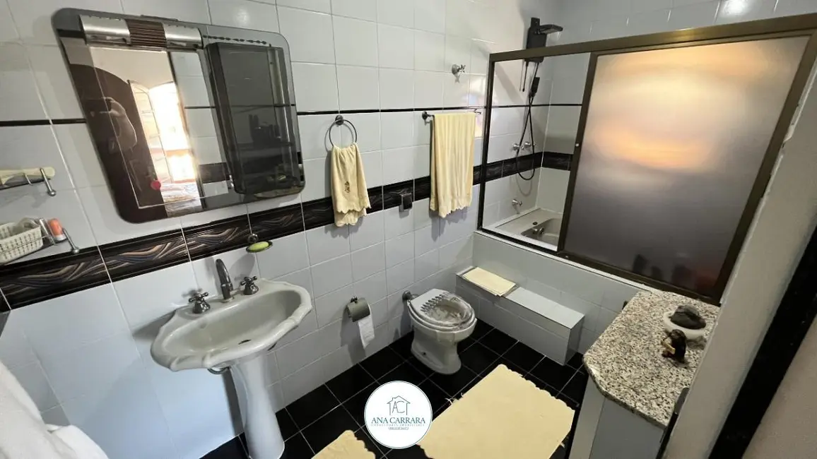 Foto 6 de Sobrado com 5 quartos à venda, 203m2 em Vila São Paulo, Itanhaem - SP