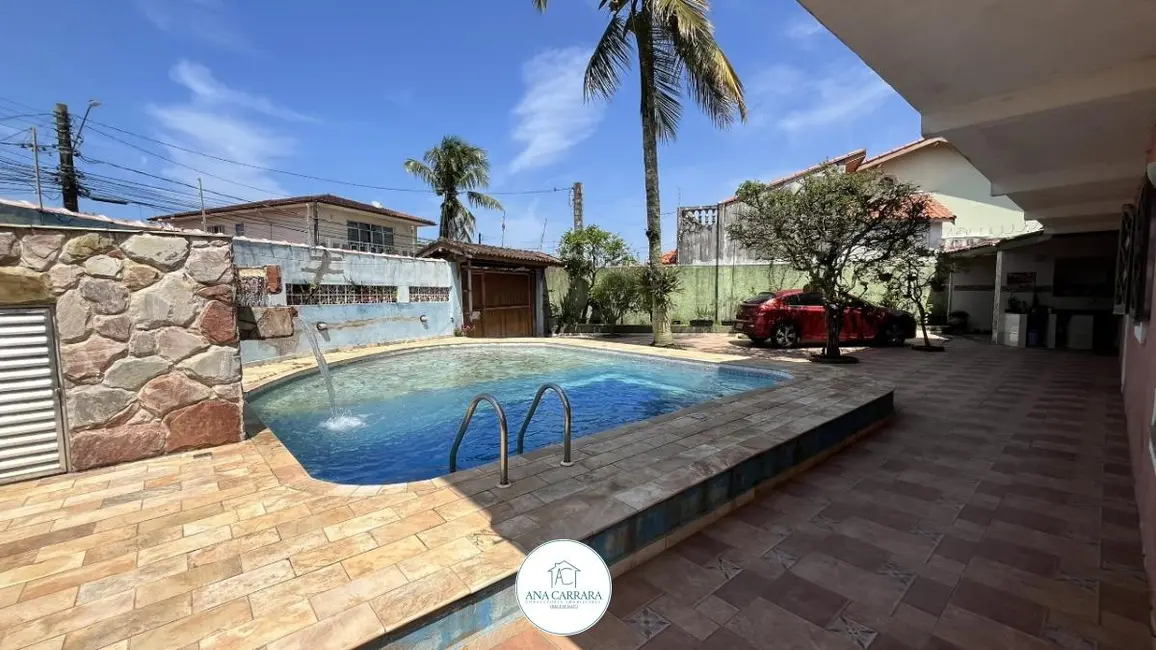 Foto 2 de Sobrado com 5 quartos à venda, 203m2 em Vila São Paulo, Itanhaem - SP