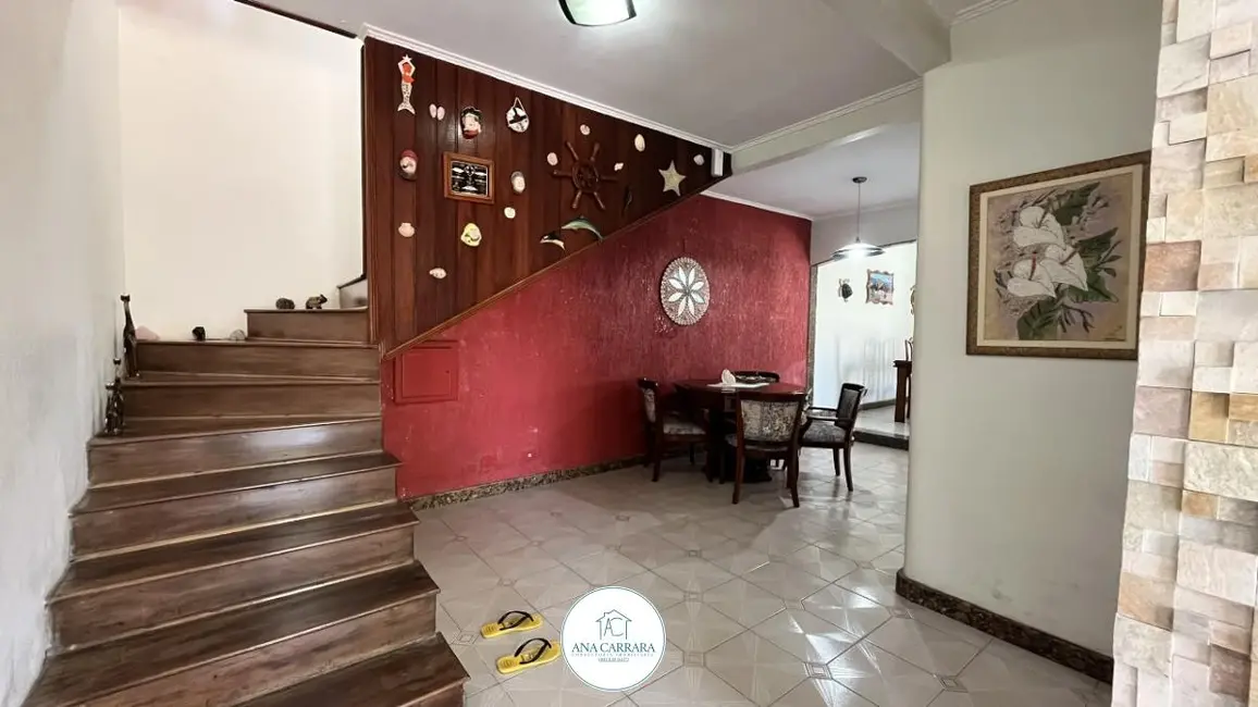 Foto 5 de Sobrado com 5 quartos à venda, 203m2 em Vila São Paulo, Itanhaem - SP
