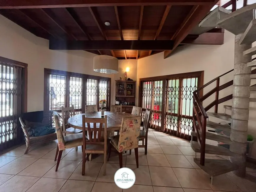 Foto 6 de Casa com 4 quartos à venda, 230m2 em Itanhaem - SP