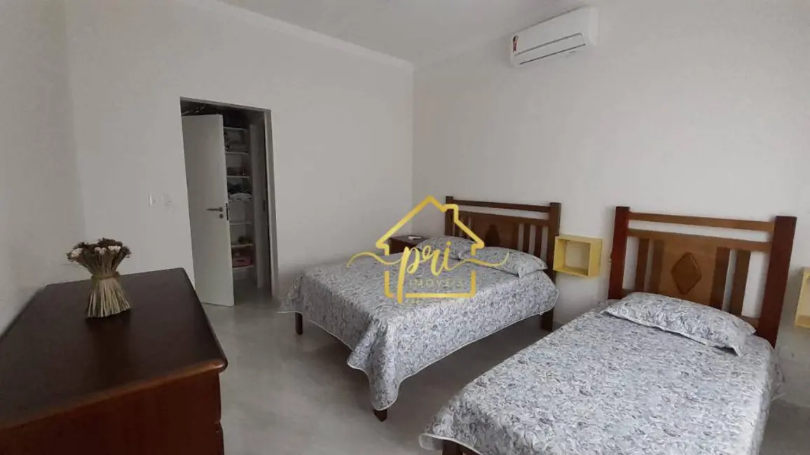 Casa com 7 quartos à venda, 768m2 em Praia Grande - SP - imagem 8 Foto 8 de Casa com 7 quartos à venda, 768m2 em Praia Grande - SP