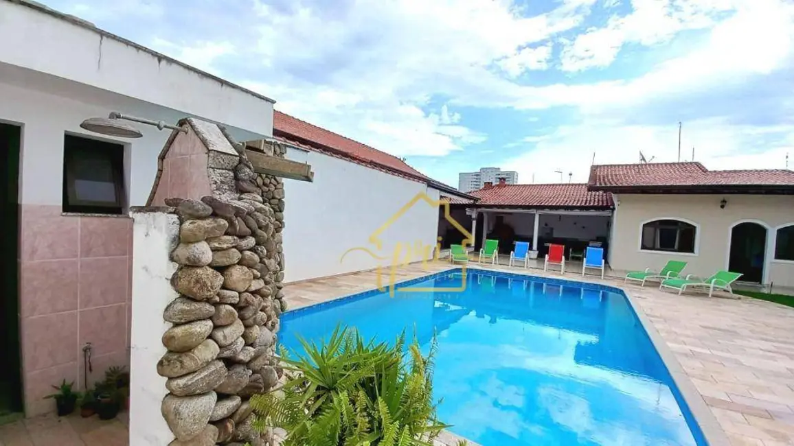 Casa com 4 quartos à venda, 598m2 em Praia Grande - SP - imagem 2 Foto 2 de Casa com 4 quartos à venda, 598m2 em Praia Grande - SP