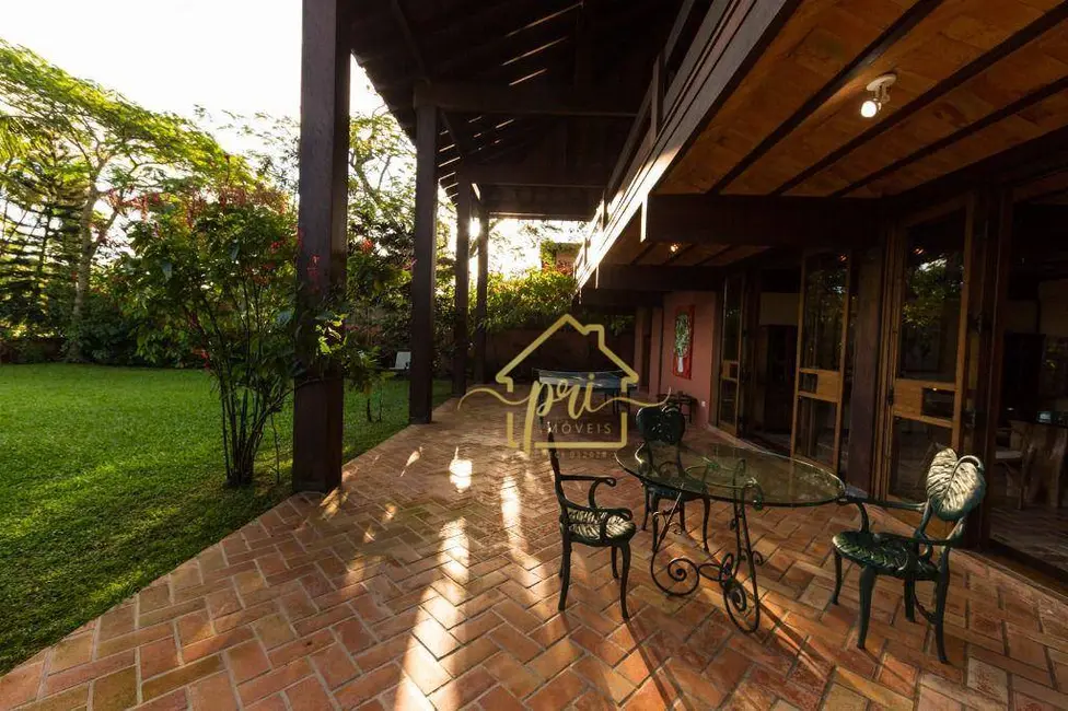 Casa de Condomínio com 4 quartos à venda, 1350m2 em Balneário Praia do Pernambuco, Guaruja - SP - imagem 5 Foto 5 de Casa de Condomínio com 4 quartos à venda, 1350m2 em Balneário Praia do Pernambuco, Guaruja - SP