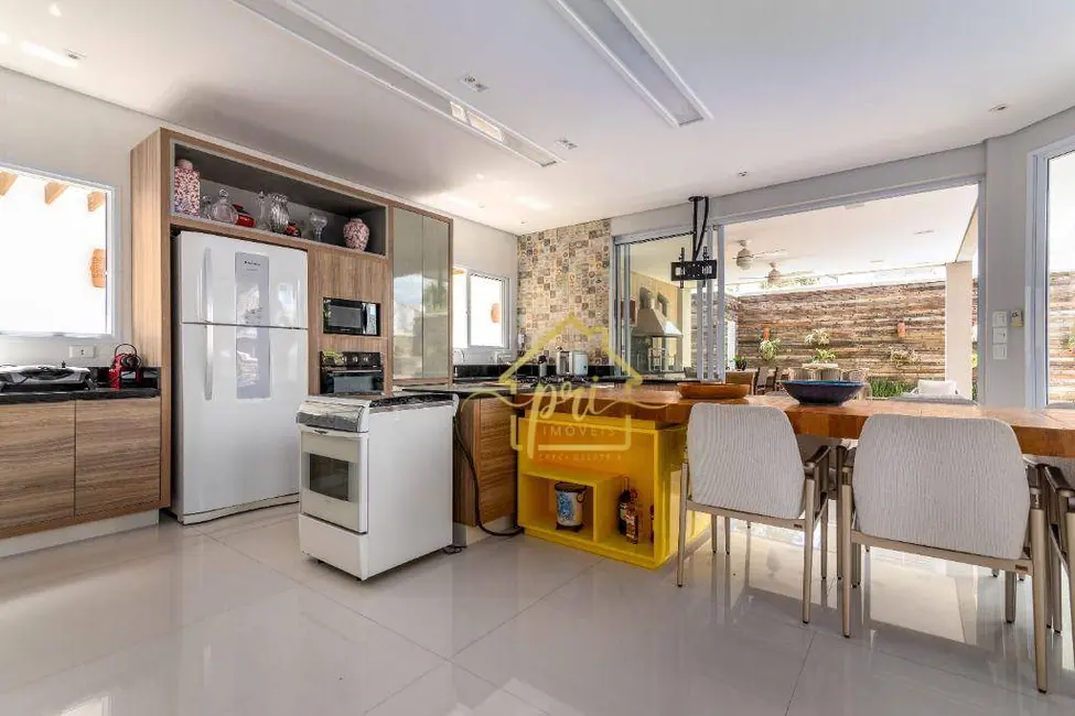 Casa com 5 quartos à venda, 585m2 em Jardim Três Marias, Guaruja - SP - imagem 7 Foto 7 de Casa com 5 quartos à venda, 585m2 em Jardim Três Marias, Guaruja - SP