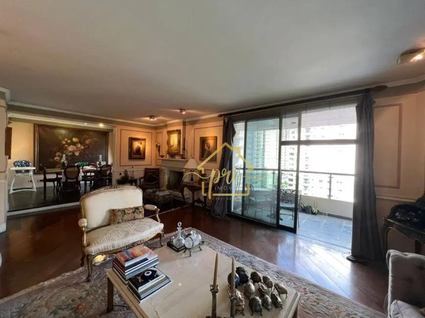 Foto 3 de Apartamento com 3 quartos à venda, 220m2 em Jardim Paulista, São Paulo - SP