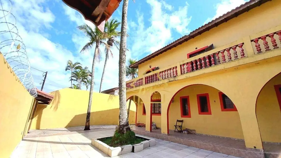 Foto 1 de Casa com 5 quartos à venda, 845m2 em Itanhaem - SP
