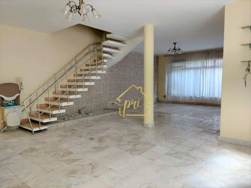 Casa com 3 quartos à venda, 335m2 em Gonzaga, Santos - SP - imagem 2 Foto 2 de Casa com 3 quartos à venda, 335m2 em Gonzaga, Santos - SP