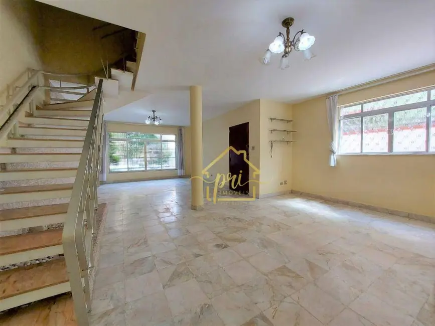 Casa com 3 quartos à venda, 335m2 em Gonzaga, Santos - SP - imagem 3 Foto 3 de Casa com 3 quartos à venda, 335m2 em Gonzaga, Santos - SP