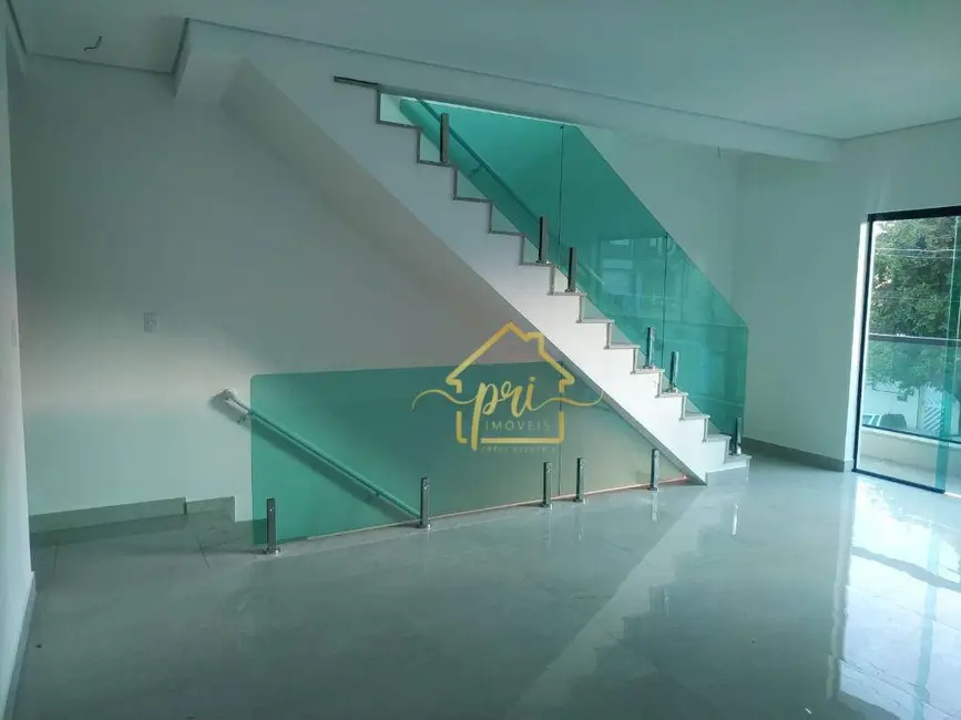 Casa com 3 quartos à venda, 270m2 em Embaré, Santos - SP - imagem 3 Foto 3 de Casa com 3 quartos à venda, 270m2 em Embaré, Santos - SP