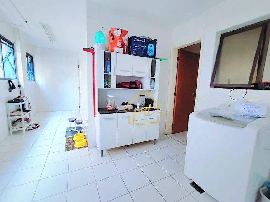Apartamento com 3 quartos à venda, 290m2 em Gonzaga, Santos - SP - imagem 5 Foto 5 de Apartamento com 3 quartos à venda, 290m2 em Gonzaga, Santos - SP