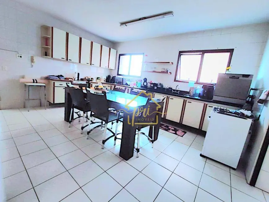 Apartamento com 3 quartos à venda, 290m2 em Gonzaga, Santos - SP - imagem 4 Foto 4 de Apartamento com 3 quartos à venda, 290m2 em Gonzaga, Santos - SP