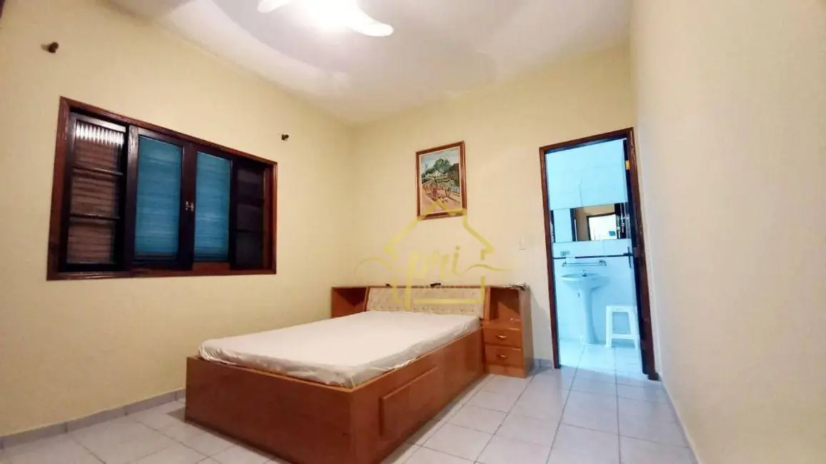 Foto 8 de Casa com 3 quartos à venda, 170m2 em Maracanã, Praia Grande - SP