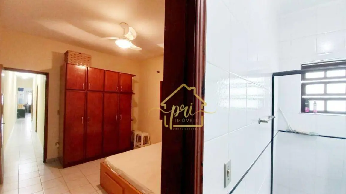 Foto 6 de Casa com 3 quartos à venda, 170m2 em Maracanã, Praia Grande - SP