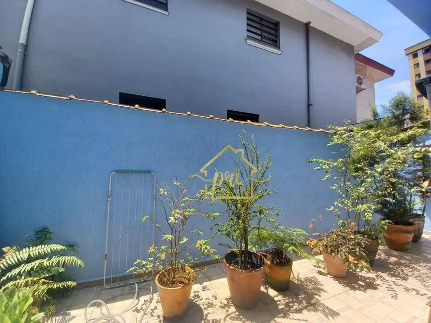 Casa com 2 quartos à venda, 105m2 em Embaré, Santos - SP - imagem 3 Foto 3 de Casa com 2 quartos à venda, 105m2 em Embaré, Santos - SP