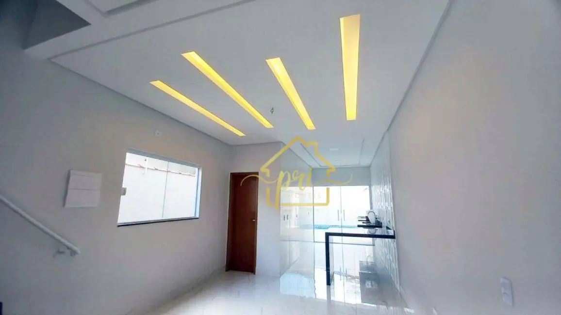 Foto 1 de Sobrado com 3 quartos à venda, 140m2 em Praia Grande - SP