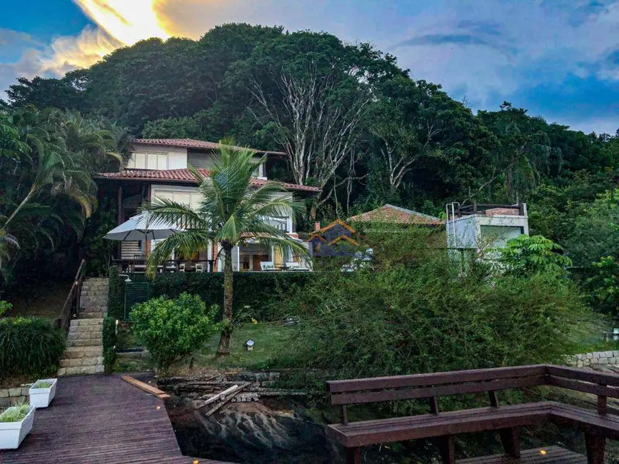 Casa de Condomínio com 4 quartos à venda, 1000m2 em Gambôa do Belém (Cunhambebe), Angra Dos Reis - RJ - imagem 3 Foto 3 de Casa de Condomínio com 4 quartos à venda, 1000m2 em Gambôa do Belém (Cunhambebe), Angra Dos Reis - RJ