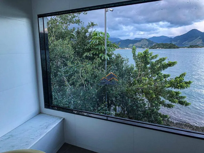 Casa de Condomínio com 4 quartos à venda, 1000m2 em Gambôa do Belém (Cunhambebe), Angra Dos Reis - RJ - imagem 9 Foto 9 de Casa de Condomínio com 4 quartos à venda, 1000m2 em Gambôa do Belém (Cunhambebe), Angra Dos Reis - RJ