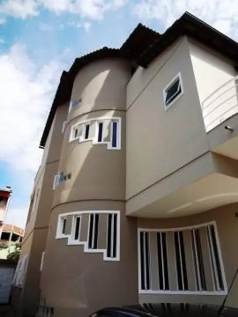 Foto 2 de Casa com 3 quartos à venda, 200m2 em BNH, Angra Dos Reis - RJ