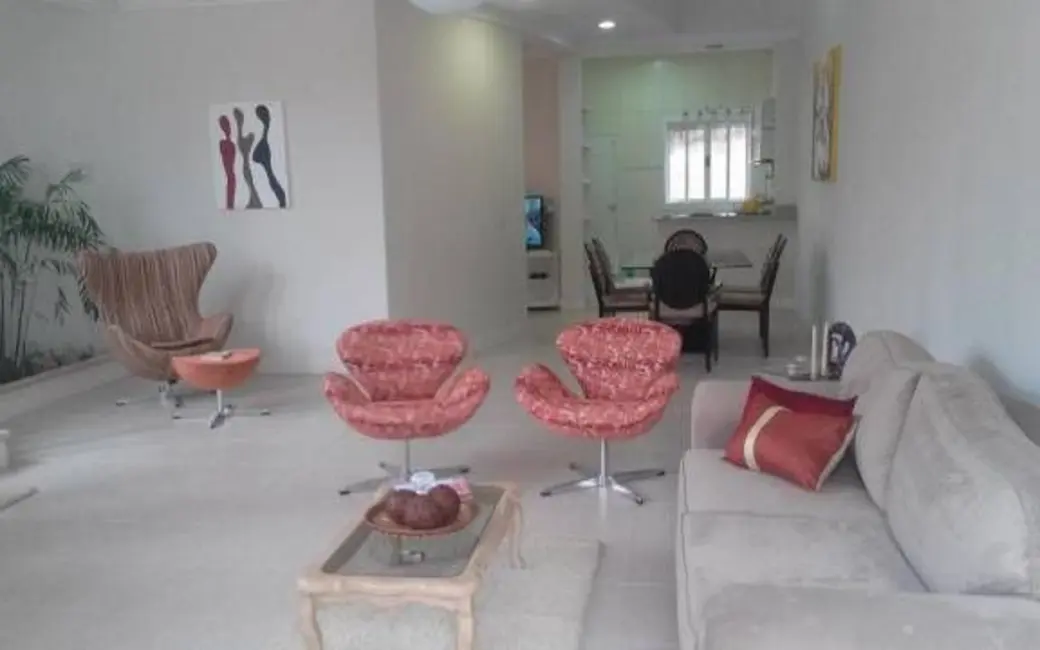 Foto 6 de Casa com 3 quartos à venda, 200m2 em BNH, Angra Dos Reis - RJ