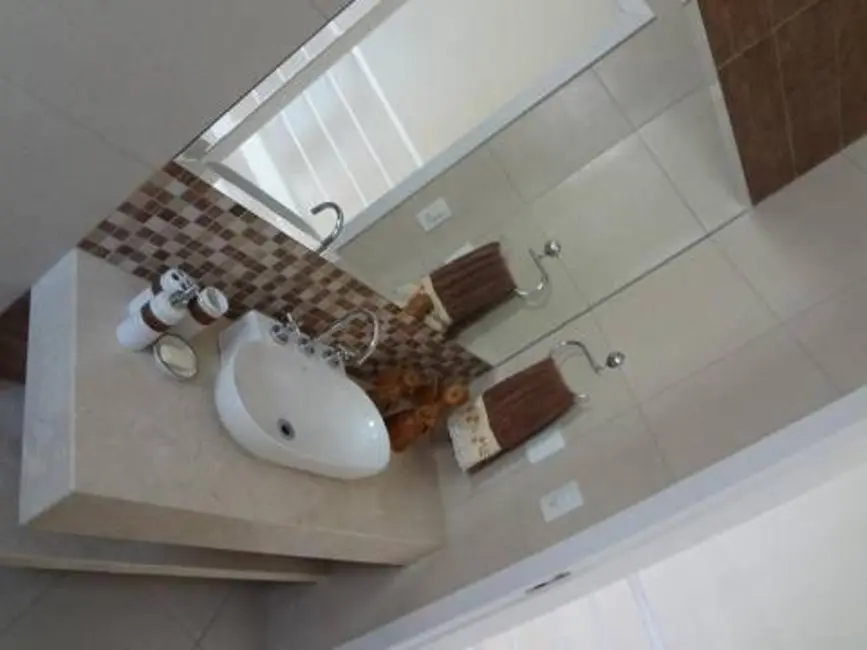 Foto 9 de Casa com 3 quartos à venda, 200m2 em BNH, Angra Dos Reis - RJ