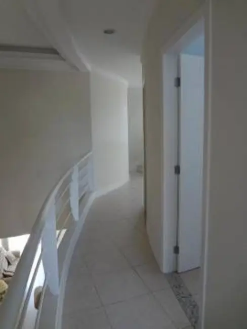 Foto 8 de Casa com 3 quartos à venda, 200m2 em BNH, Angra Dos Reis - RJ