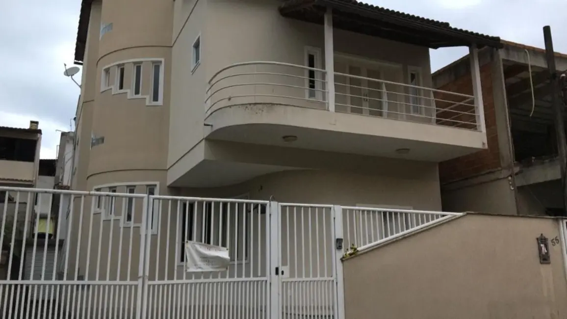 Foto 4 de Casa com 3 quartos à venda, 200m2 em BNH, Angra Dos Reis - RJ