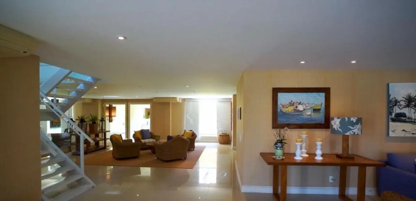 Casa com 6 quartos à venda, 1100m2 em Angra Dos Reis - RJ - imagem 7 Foto 7 de Casa com 6 quartos à venda, 1100m2 em Angra Dos Reis - RJ
