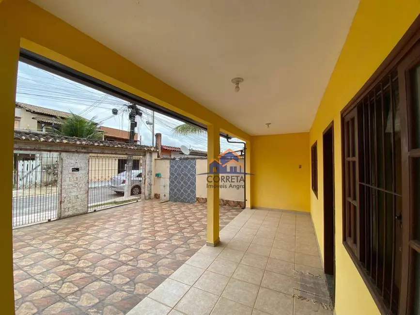 Foto 1 de Casa com 3 quartos à venda, 266m2 em BNH, Angra Dos Reis - RJ