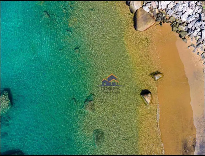 Foto 3 de Casa com 8 quartos à venda, 540m2 em Praia Vermelha (Mambucaba), Angra Dos Reis - RJ