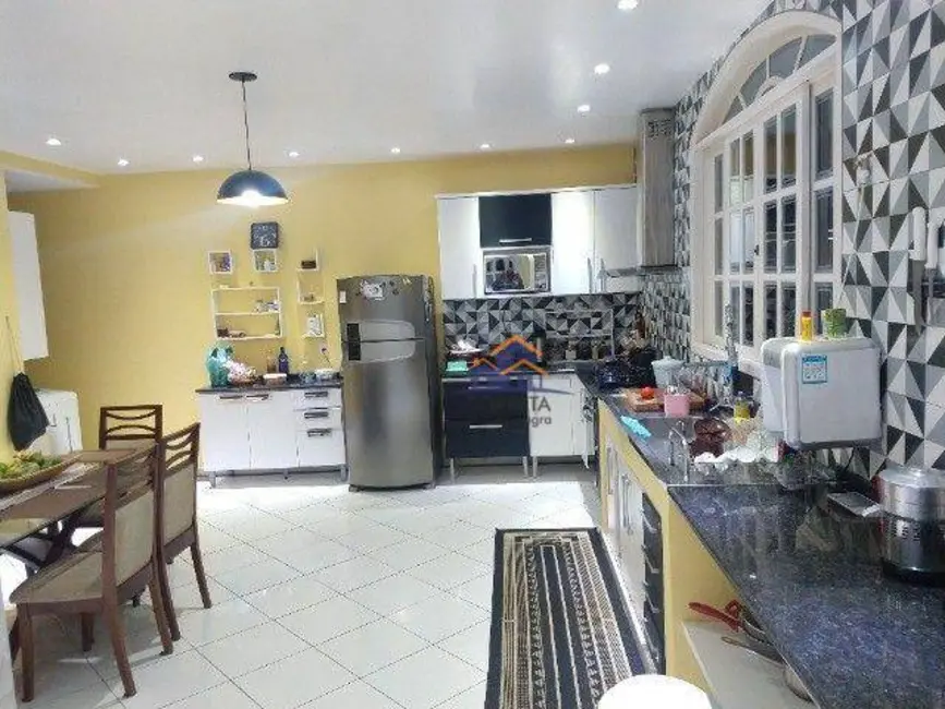 Casa de Condomínio com 4 quartos à venda, 380m2 em Angra Dos Reis - RJ - imagem 6 Foto 6 de Casa de Condomínio com 4 quartos à venda, 380m2 em Angra Dos Reis - RJ