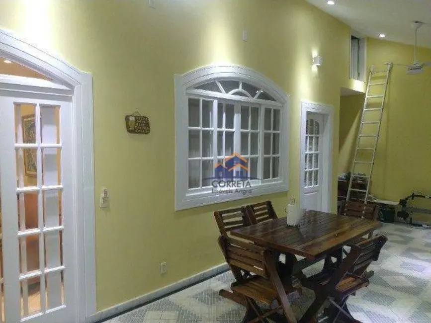 Casa de Condomínio com 4 quartos à venda, 380m2 em Angra Dos Reis - RJ - imagem 2 Foto 2 de Casa de Condomínio com 4 quartos à venda, 380m2 em Angra Dos Reis - RJ