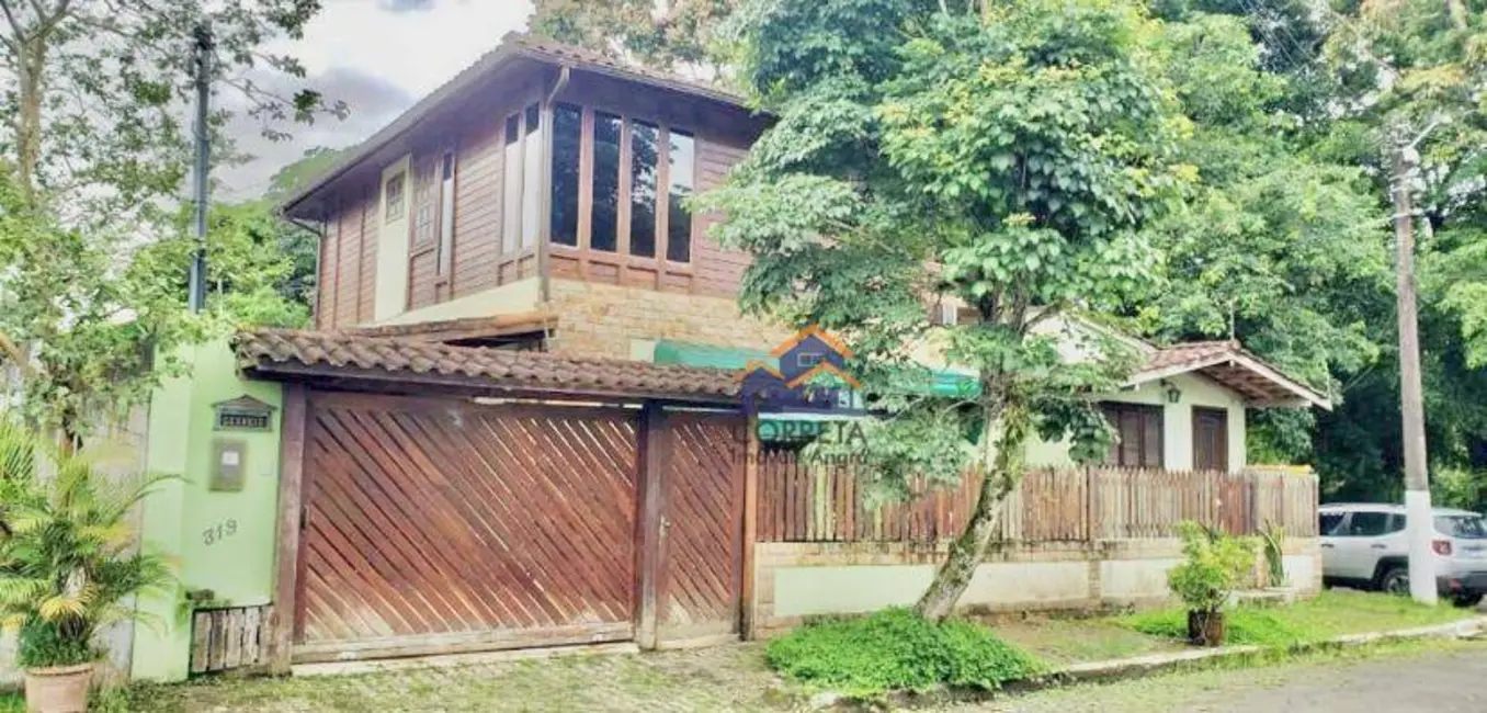 Foto 2 de Casa com 3 quartos à venda, 450m2 em Verolme, Angra Dos Reis - RJ