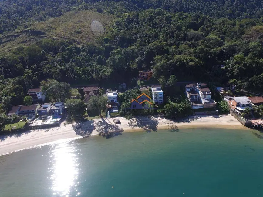 Casa de Condomínio com 4 quartos para alugar, 200m2 em Camorim Pequeno, Angra Dos Reis - RJ - imagem 3 Foto 3 de Casa de Condomínio com 4 quartos para alugar, 200m2 em Camorim Pequeno, Angra Dos Reis - RJ