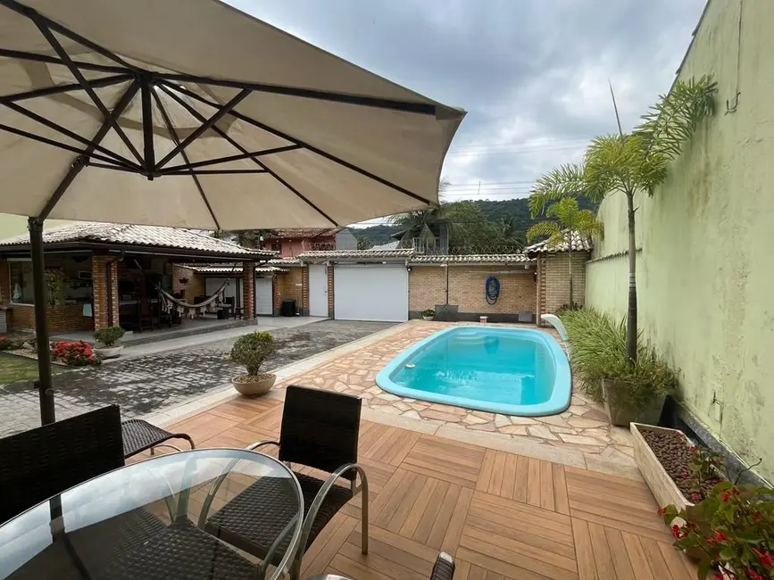 Foto 8 de Casa com 5 quartos à venda, 560m2 em Angra Dos Reis - RJ