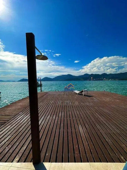 Casa com 4 quartos para alugar, 470m2 em Ponta Leste, Angra Dos Reis - RJ - imagem 4 Foto 4 de Casa com 4 quartos para alugar, 470m2 em Ponta Leste, Angra Dos Reis - RJ