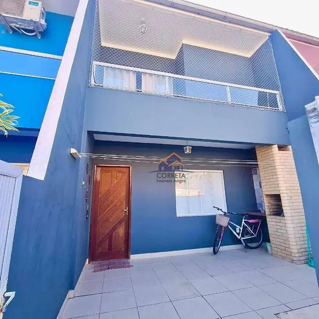 Foto 1 de Casa com 2 quartos à venda, 110m2 em Verolme, Angra Dos Reis - RJ