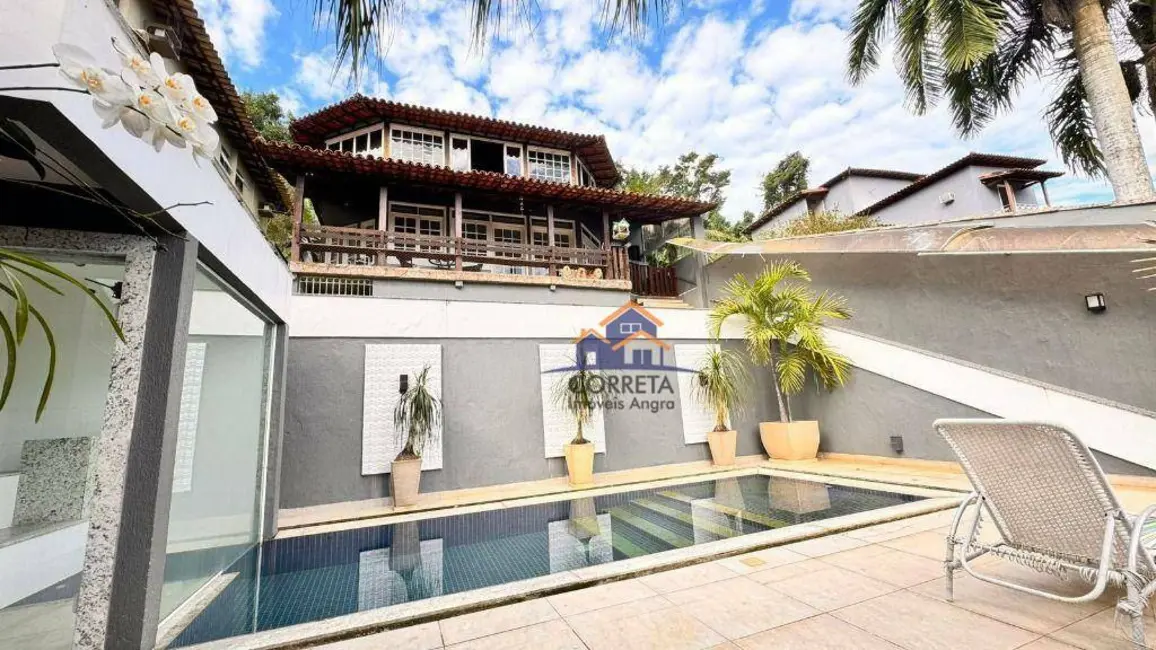 Foto 1 de Casa com 4 quartos à venda, 534m2 em Parque das Palmeiras, Angra Dos Reis - RJ