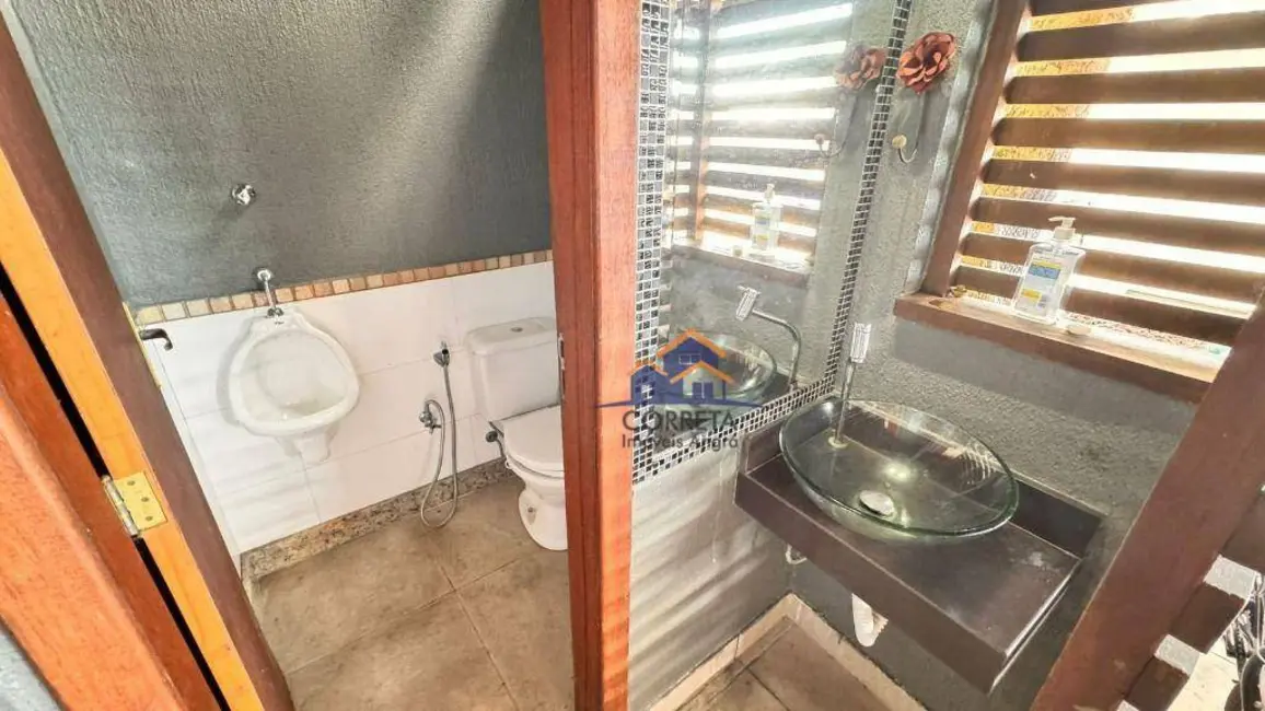 Casa com 4 quartos à venda, 534m2 em Parque das Palmeiras, Angra Dos Reis - RJ - imagem 6 Foto 6 de Casa com 4 quartos à venda, 534m2 em Parque das Palmeiras, Angra Dos Reis - RJ