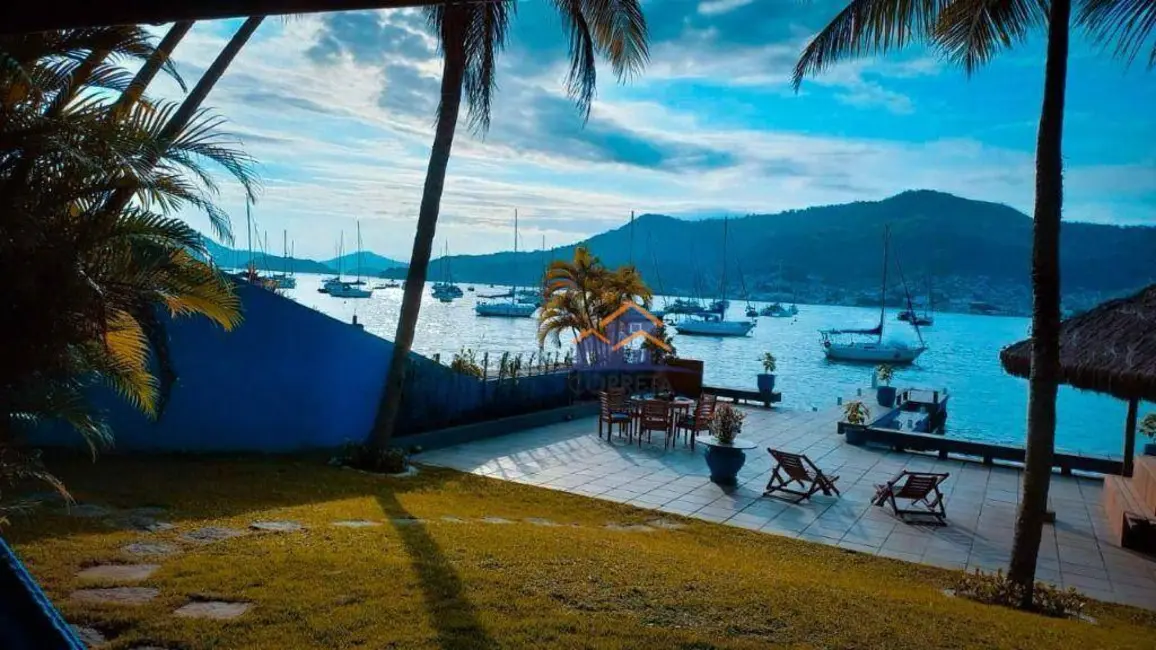 Casa com 6 quartos à venda, 1050m2 em Centro, Angra Dos Reis - RJ - imagem 3 Foto 3 de Casa com 6 quartos à venda, 1050m2 em Centro, Angra Dos Reis - RJ