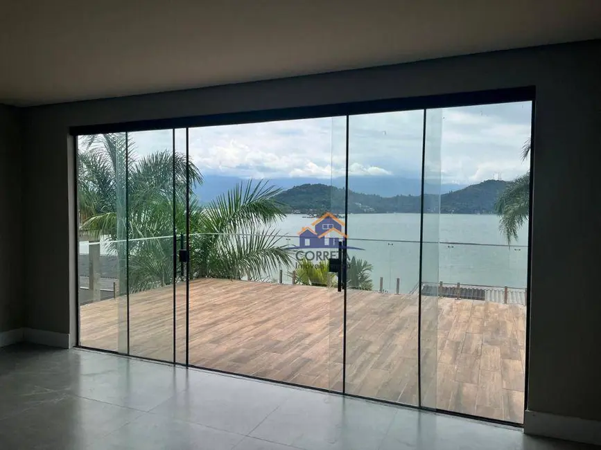 Foto 3 de Casa com 4 quartos à venda, 240m2 em Enseada, Angra Dos Reis - RJ