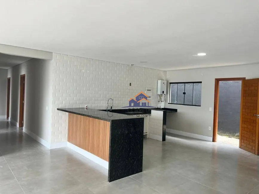 Foto 9 de Casa com 4 quartos à venda, 240m2 em Enseada, Angra Dos Reis - RJ