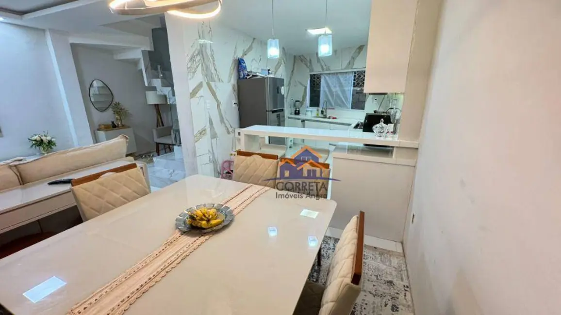 Foto 5 de Casa de Condomínio com 4 quartos à venda, 138m2 em Praia do Jardim, Angra Dos Reis - RJ