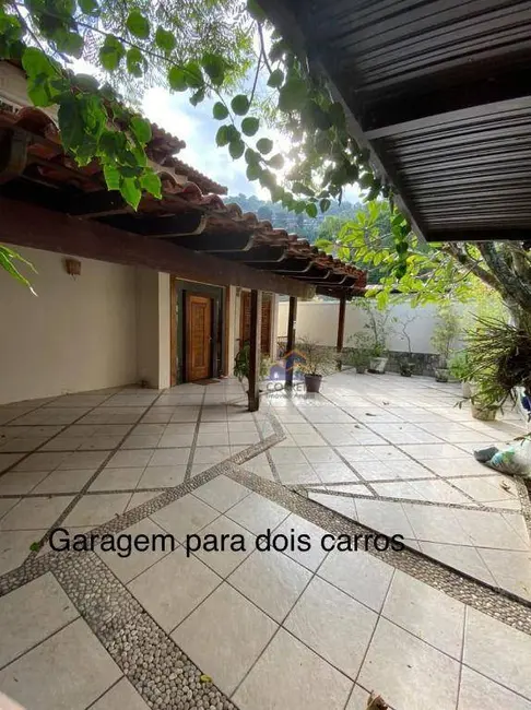 Foto 2 de Casa com 3 quartos à venda, 200m2 em Parque das Palmeiras, Angra Dos Reis - RJ