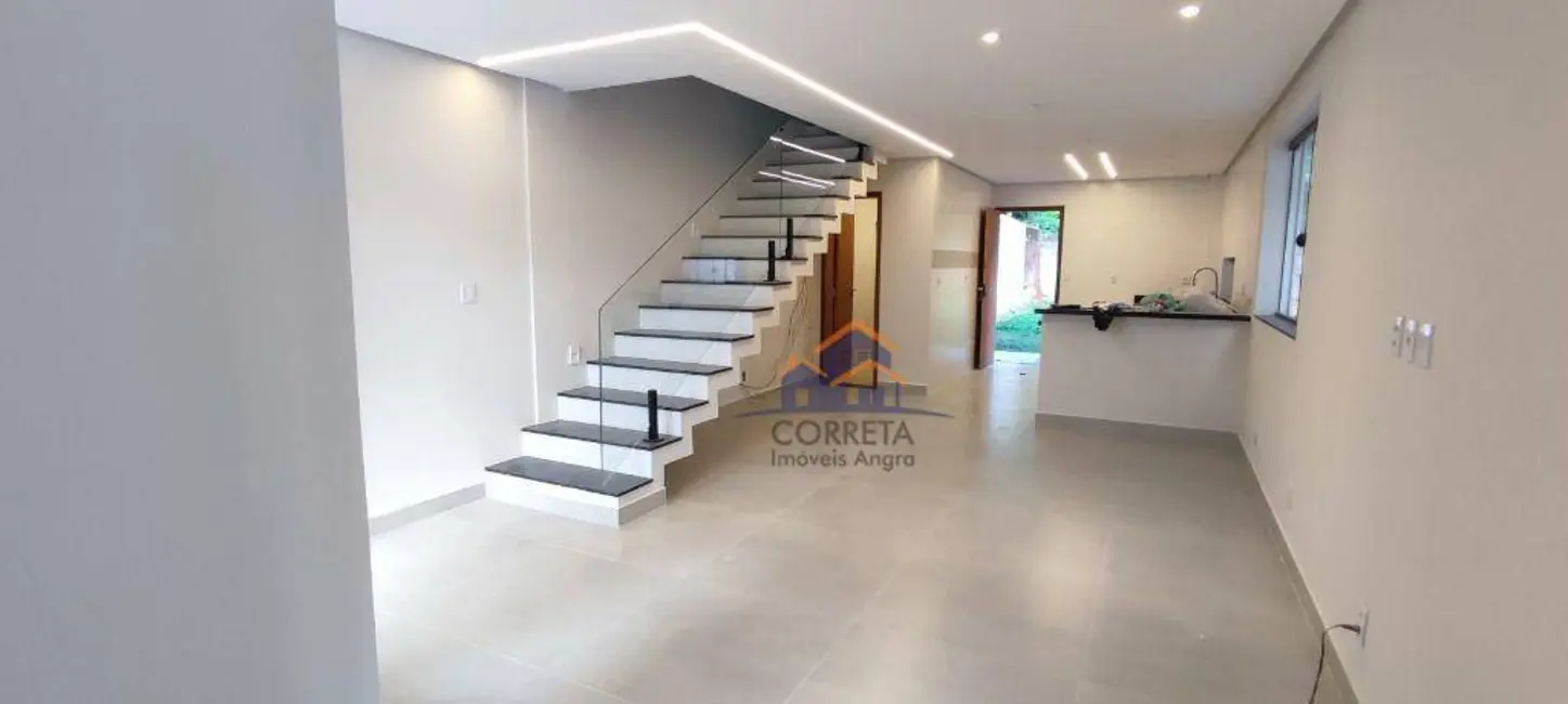 Casa com 3 quartos à venda, 240m2 em Praia da Ribeira (Cunhambebe), Angra Dos Reis - RJ - imagem 5 Foto 5 de Casa com 3 quartos à venda, 240m2 em Praia da Ribeira (Cunhambebe), Angra Dos Reis - RJ