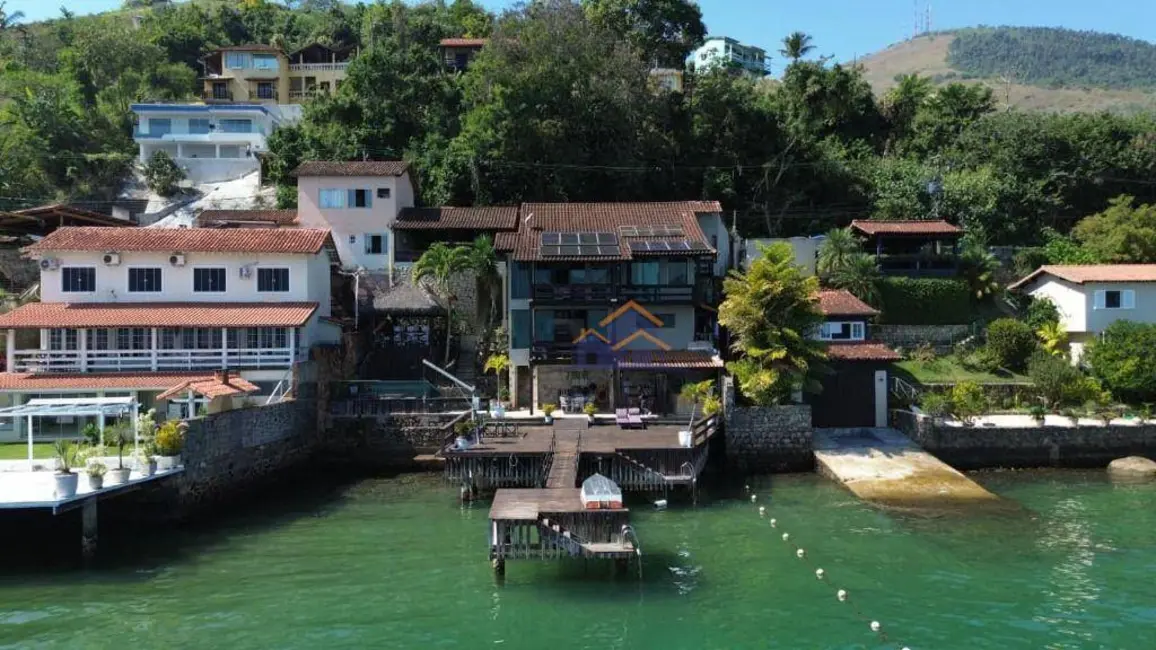 Foto 1 de Casa com 5 quartos à venda e para alugar, 250m2 em Ponta Leste, Angra Dos Reis - RJ
